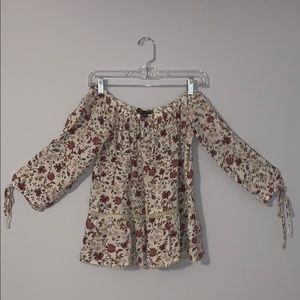 OFF THE SHOULDER TOP